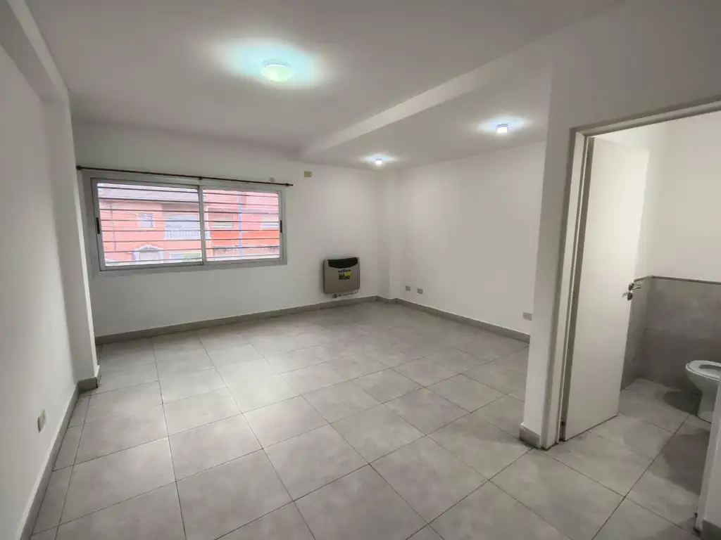 Foto de MUY LINDO DUPLEX A DOS CUADRAS CENTRO CARAPACHAY, imagen 4