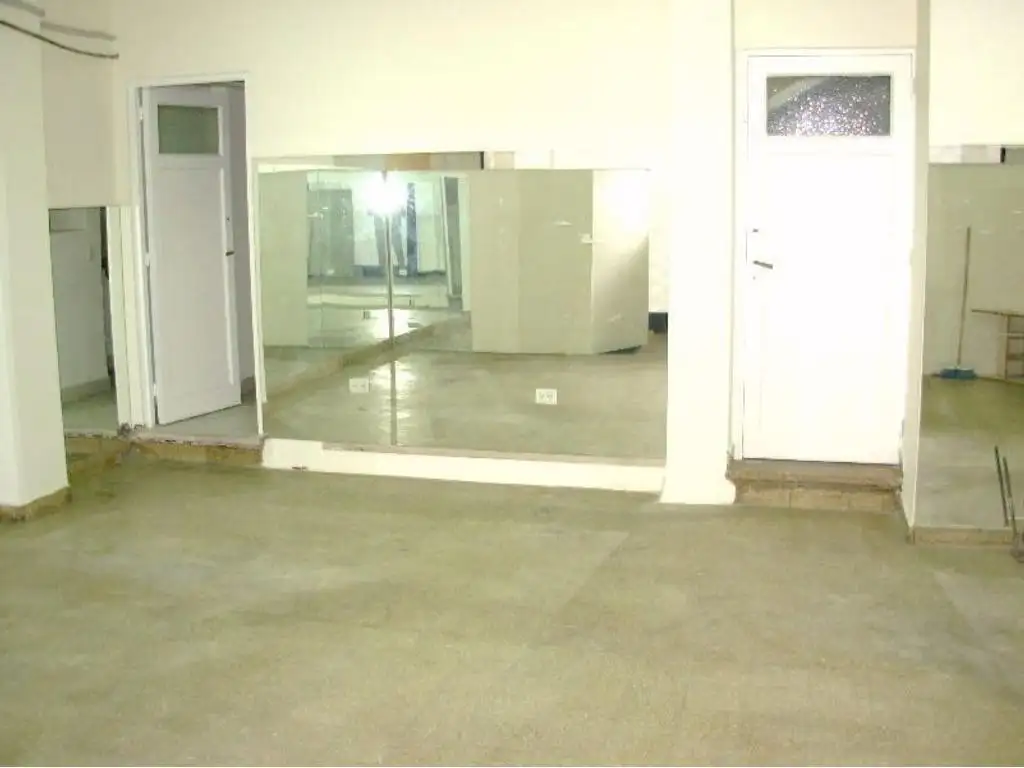 Foto de Local en PBº Y SOTANO. RECICLADO.BAÑO CON DUCHA., imagen 5