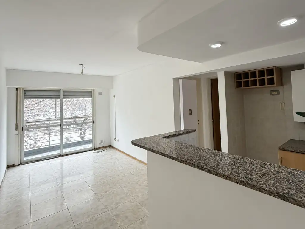 Foto de DEPARTAMENTO EN ALQUILER DE 1 DORMITORIO DE ESCALERA, MUY LUMINOSO, imagen 4