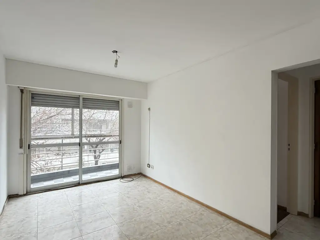 Foto de DEPARTAMENTO EN ALQUILER DE 1 DORMITORIO DE ESCALERA, MUY LUMINOSO, imagen 1