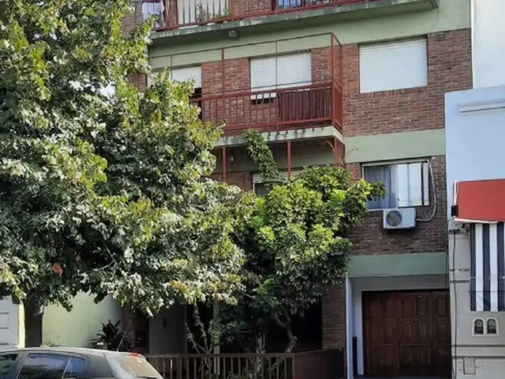 Foto de EXCELENTE DEP.TO 2 AMBIENTES - ESPACIO COCHERA, imagen 1