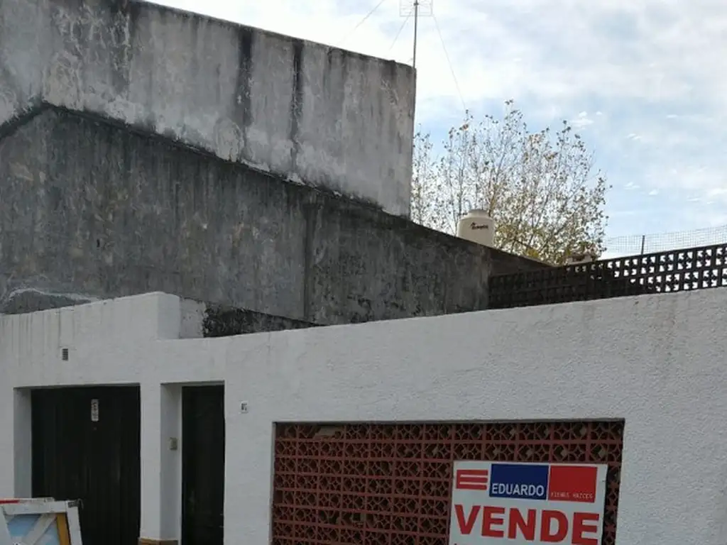 Foto de EXCELENTE PROPIEDAD POR UBICACION IDEAL DISTINTOS DESTINOS, imagen 1
