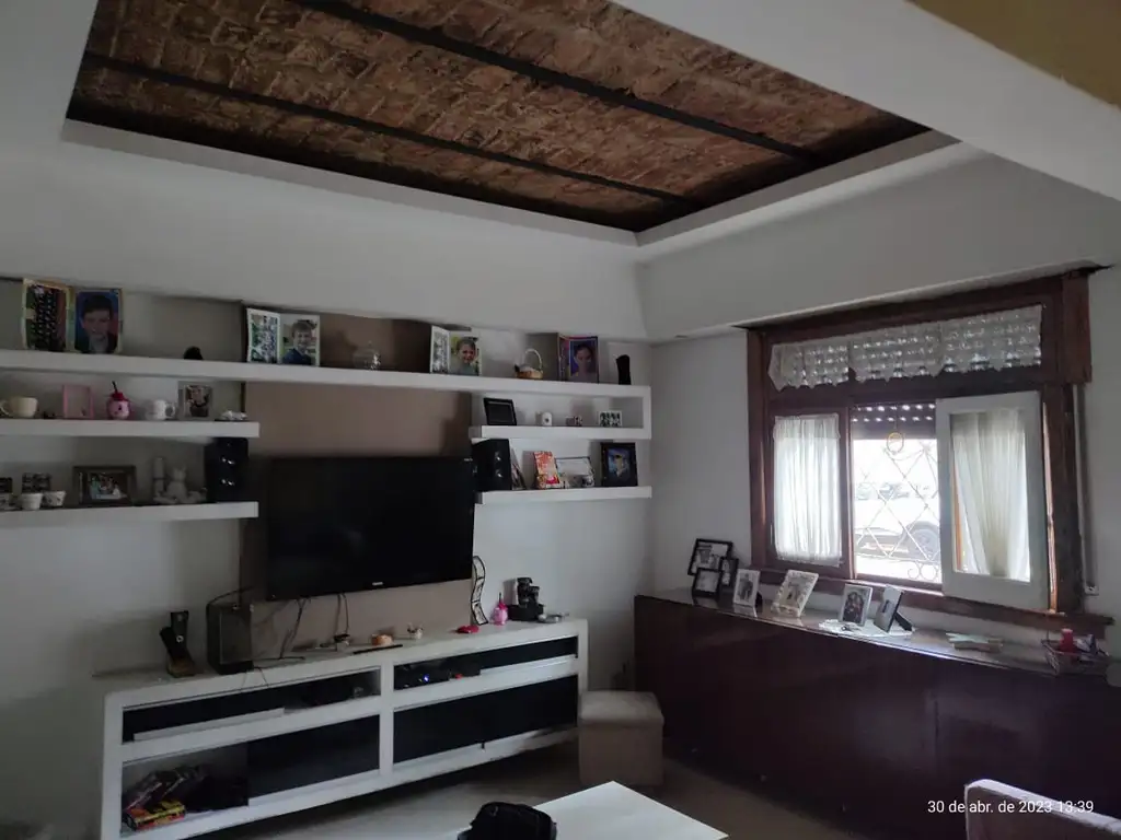 Foto de VENTA DE EXCELENTE CASA - SANTANDER AL 2300 FLORES - USD220.000, imagen 3