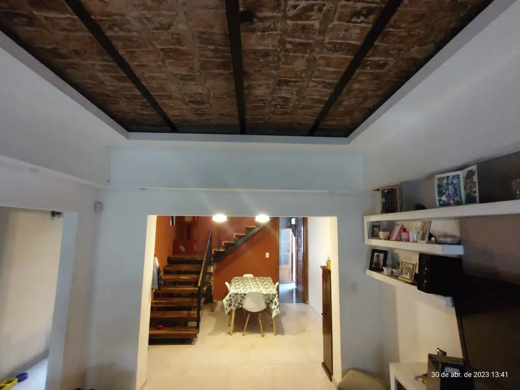 Foto de VENTA DE EXCELENTE CASA - SANTANDER AL 2300 FLORES - USD220.000, imagen 4