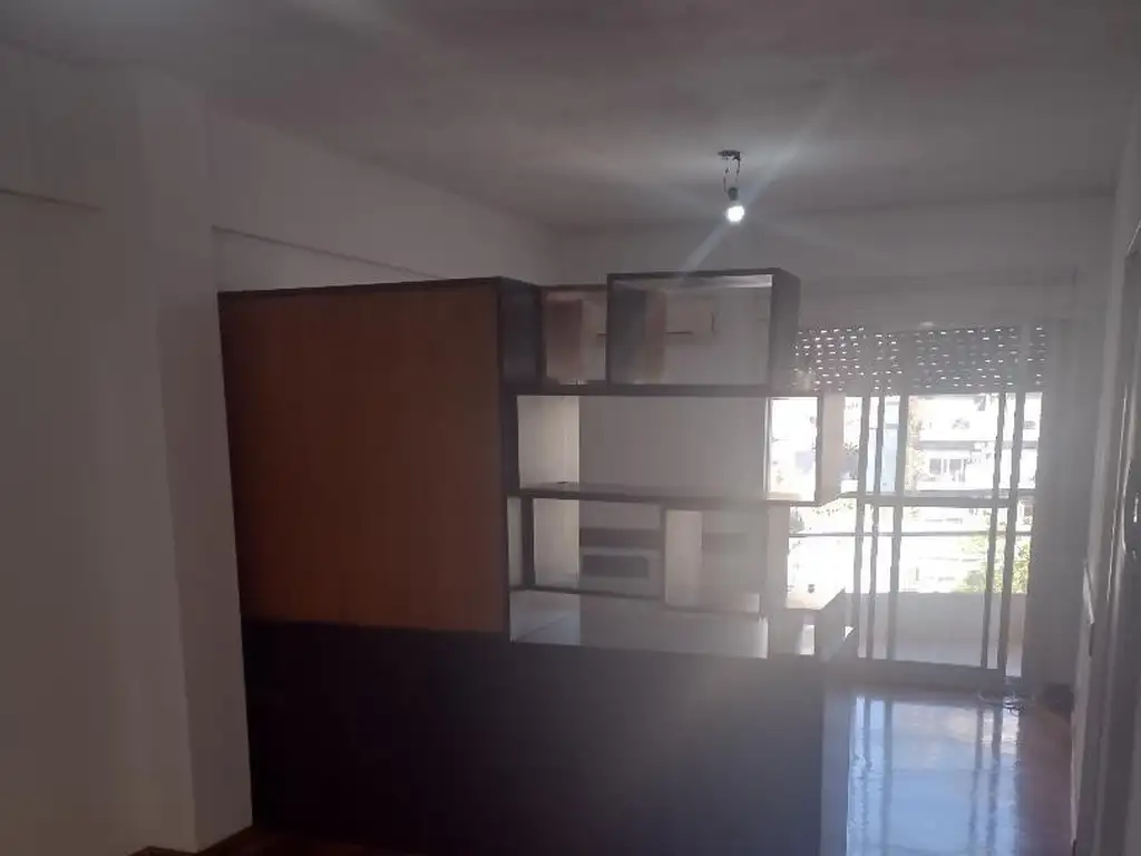Foto de HERMOSO Y AMPLIO MONOAMBIENTE BALCON A/A, imagen 2