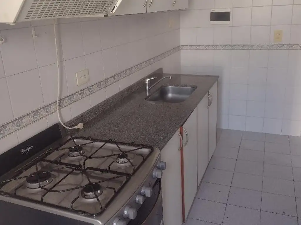 Foto de HERMOSO Y AMPLIO MONOAMBIENTE BALCON A/A, imagen 3