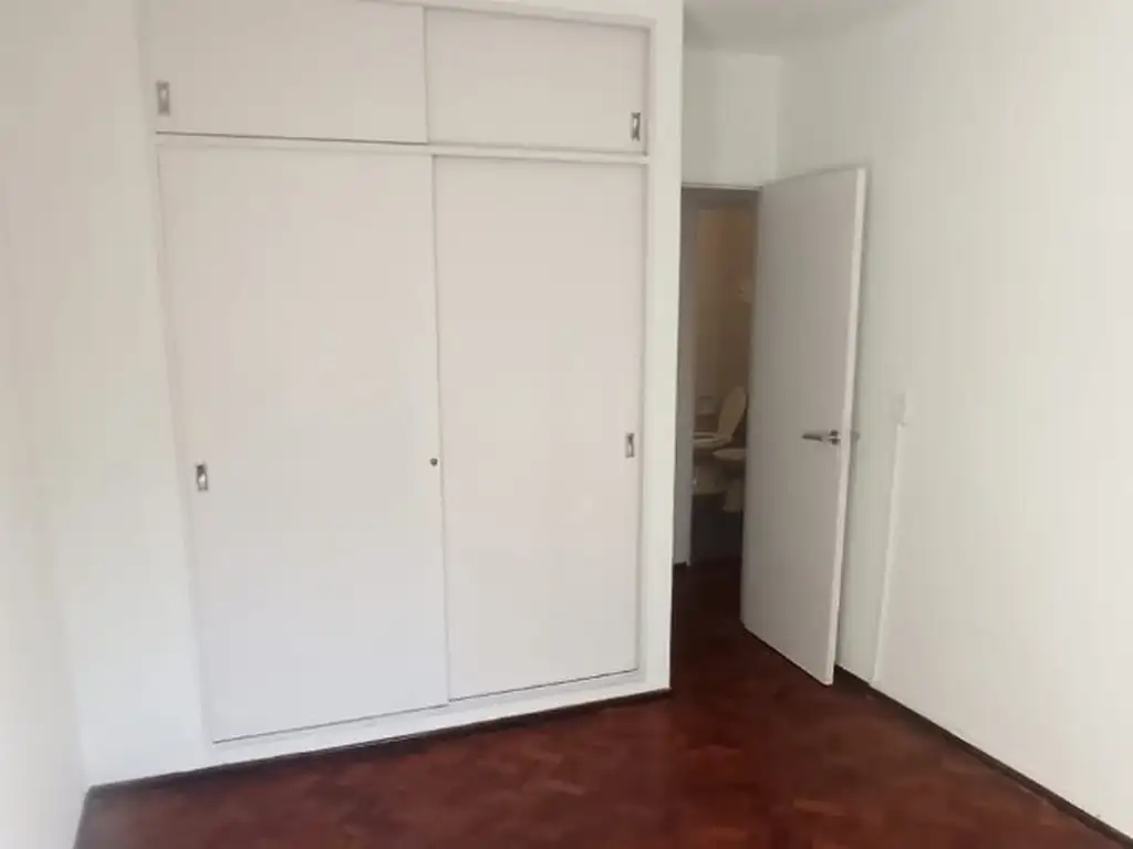 Foto de DEPARTAMENTO DOS DORMITORIOS, COCHERA, IMPECABLE, AIRE ACONDICIONADO, imagen 3