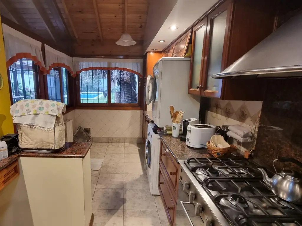 Foto de MODERNA CASA C/ PARQUE PILETA Y G/ PLAY-ROOM, imagen 3