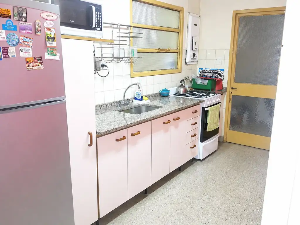 Foto de RETASADO!!! 3 AMBIENTES- frente, Balcón y Patio!, imagen 3