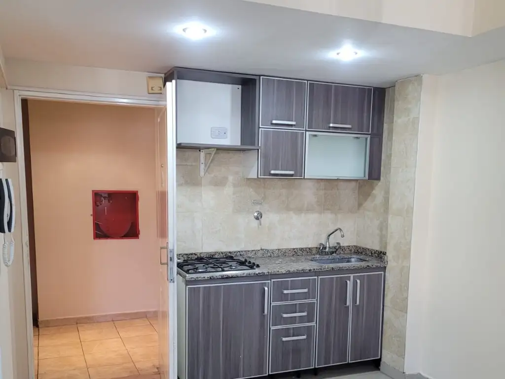 Foto de EXCELENTE MONO AMBIENTE DIVISIBLE AL FRENTE C/BALCON, imagen 3