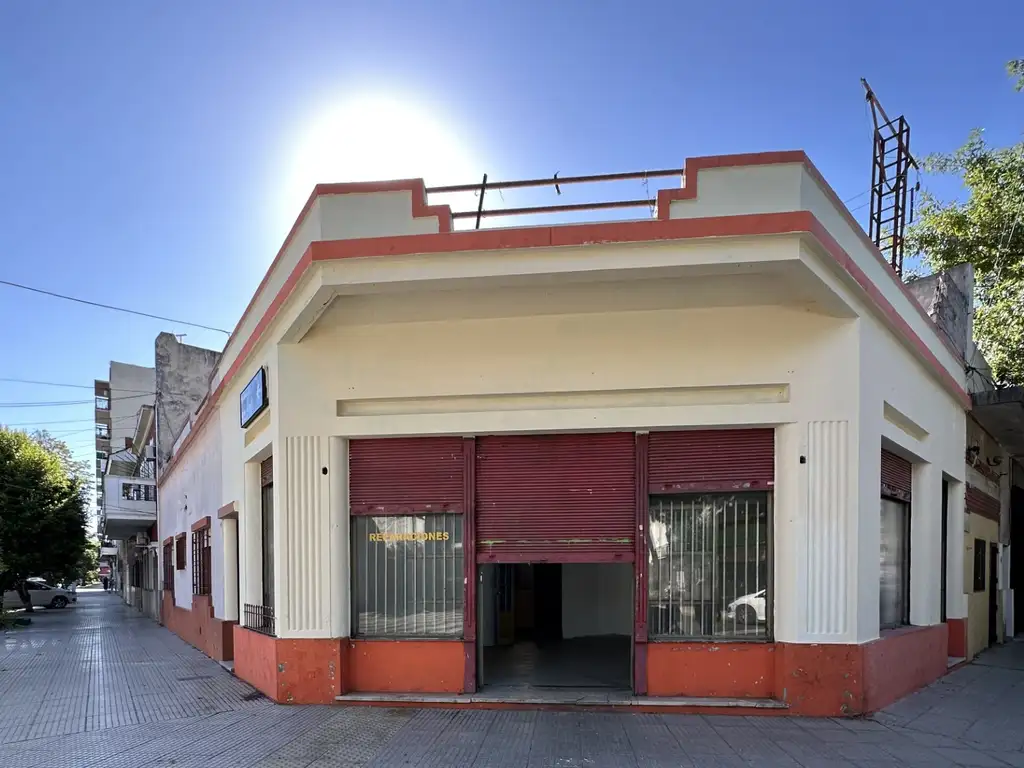 Foto de LOCAL + CASA DE 4AMB. CON PATIO Y TERRAZA, imagen 2