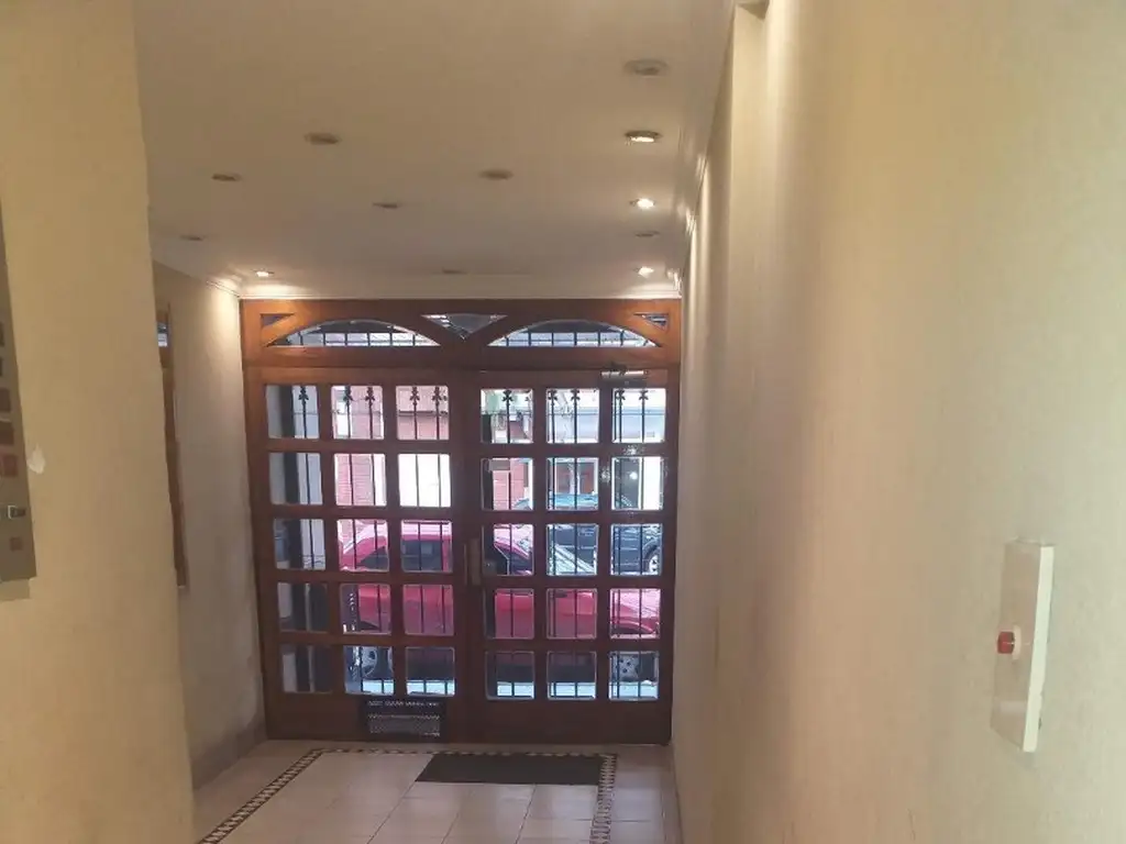 Foto de DPTO 3 AMB. 3º PISO CONTRAFRENTE MUY LUMINOSO EN EXCELENTE ESTADO DE, imagen 1