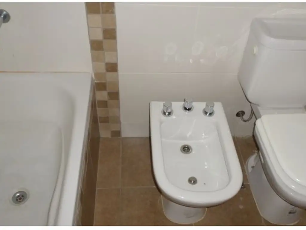 Foto de Departamento Monoambiente c/ balcón - Ayacucho 1600, imagen 1