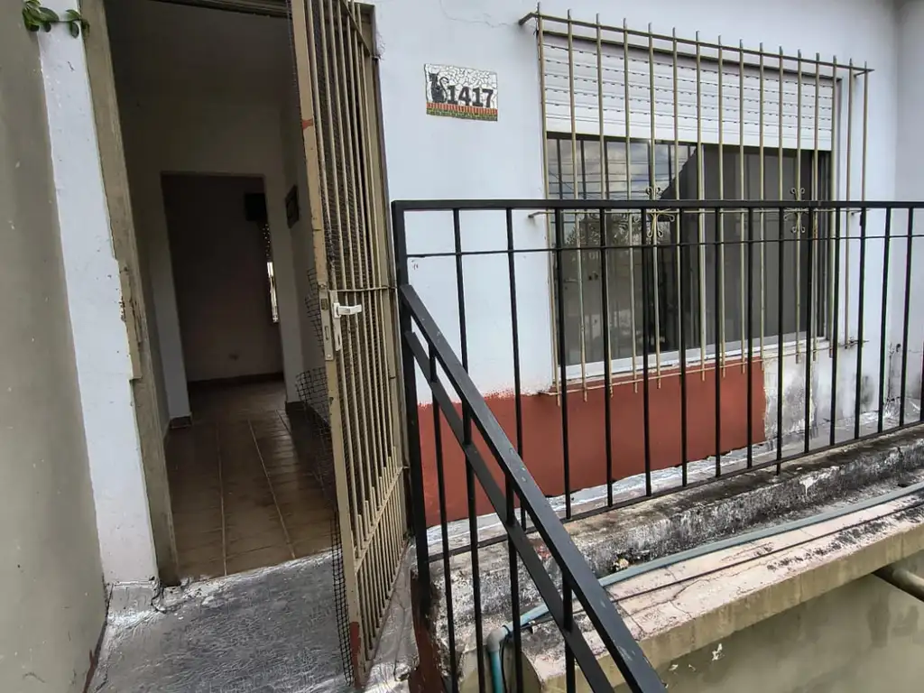 Foto de DPTO. TIPO CASA P.A 3 AMB. ENTRADA DE AUTO Y PATIO, imagen 2