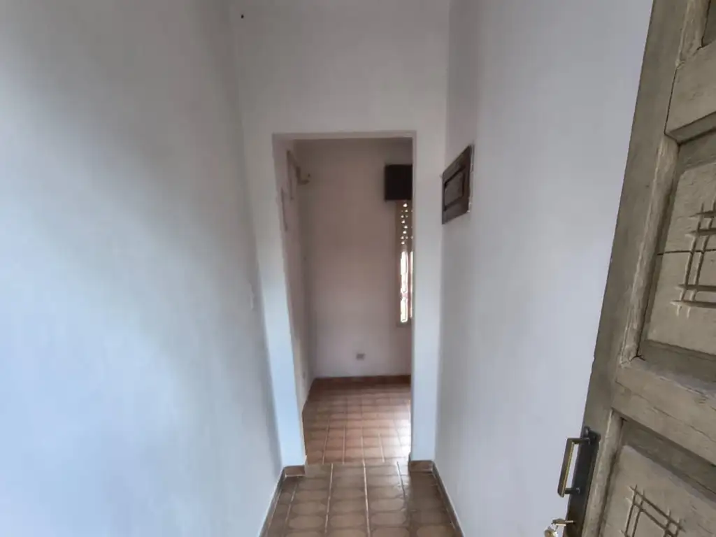 Foto de DPTO. TIPO CASA P.A 3 AMB. ENTRADA DE AUTO Y PATIO, imagen 3