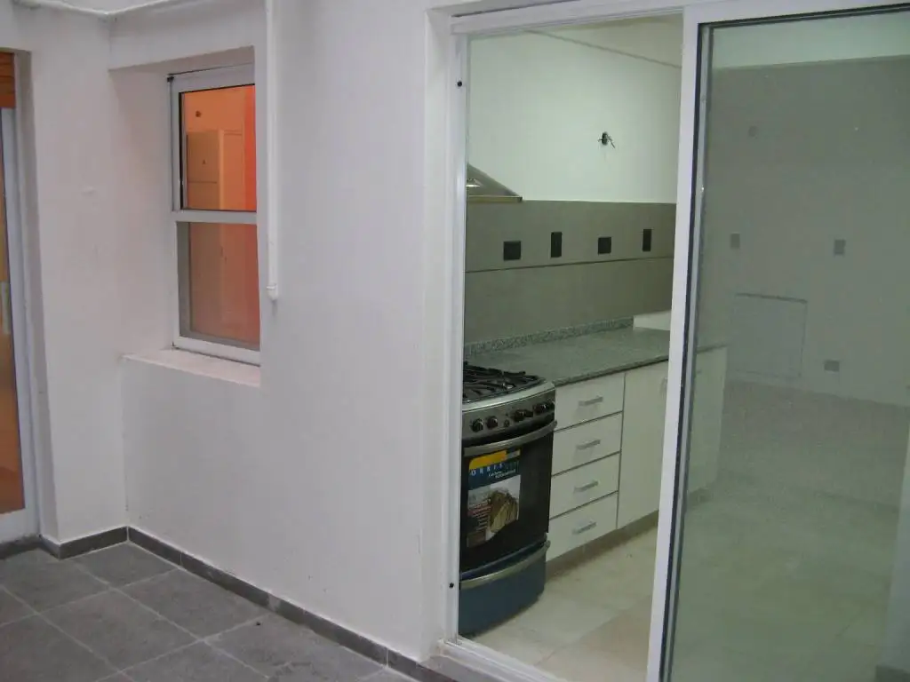 Foto de EXCELENTE DEPARTAMENTO 3 AMB. CON COCHERA Y BAULERA-, imagen 2