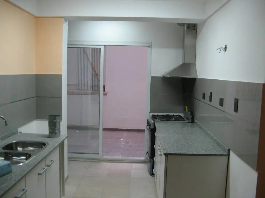 Foto de EXCELENTE DEPARTAMENTO 3 AMB. CON COCHERA Y BAULERA-, imagen 3