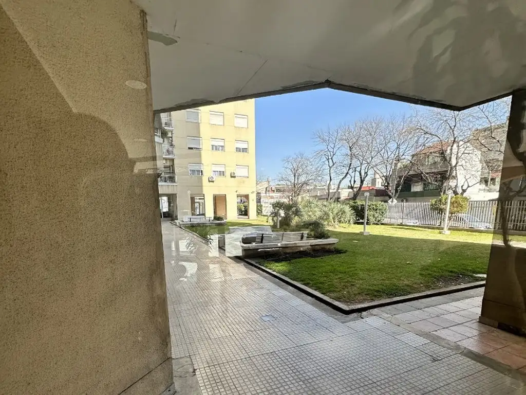 Foto de DPTO 2 AMB. HERMOSO LUMINOSO CON VISTA ABIERTA SOLO SEGURO CAUSION, imagen 3
