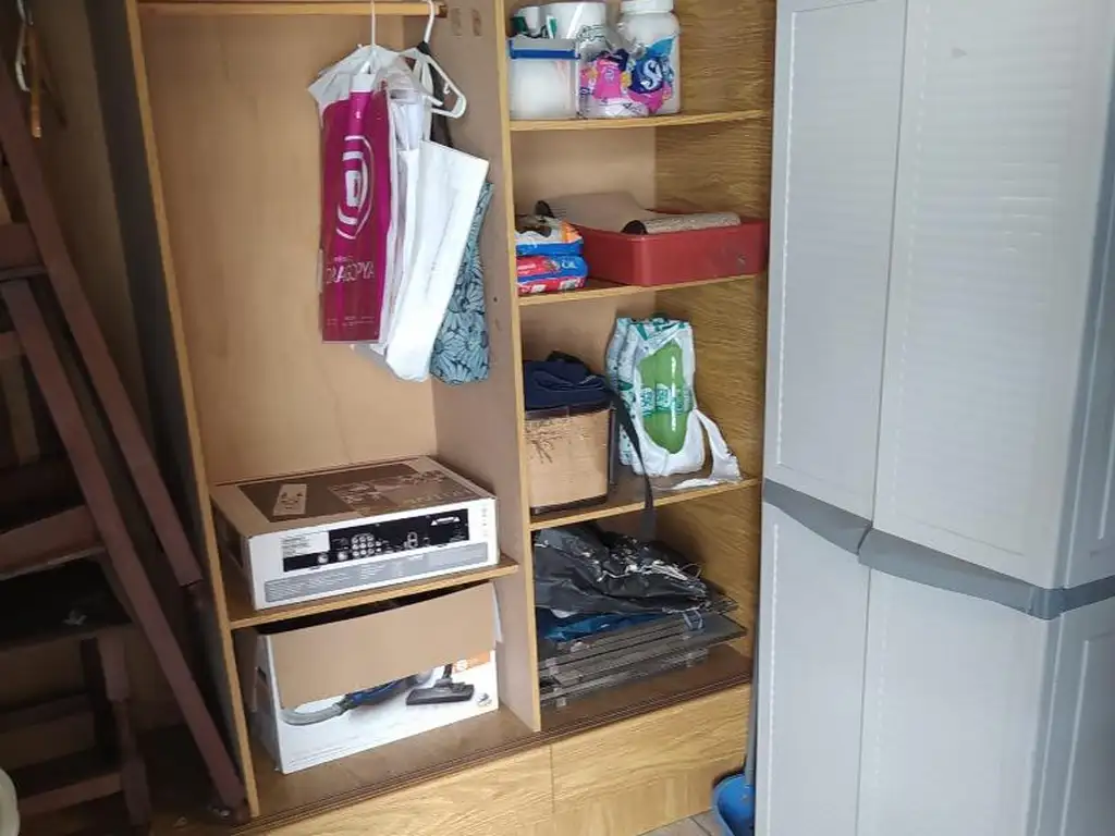Foto de Casa De 5 Ambientes De 3 Pisos Con Quincho Y Pileta, imagen 5