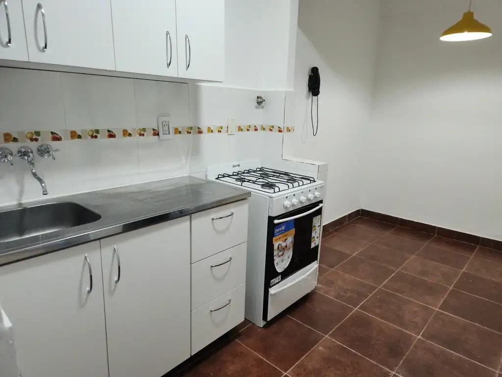 Foto de ALQUILER DEPARTAMENTO DOS AMBIENTES, FRENTE, PLANTA BAJA, PATIO, imagen 4