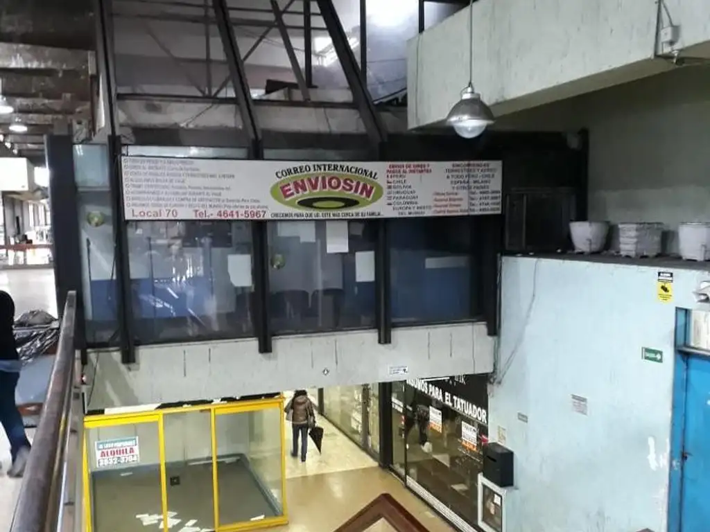 Foto de Venta de local en galeria foco comercial de Liniers, imagen 1