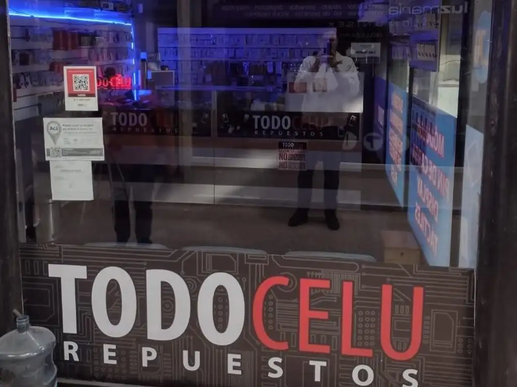 Foto de Venta de local en galeria foco comercial de Liniers, imagen 2