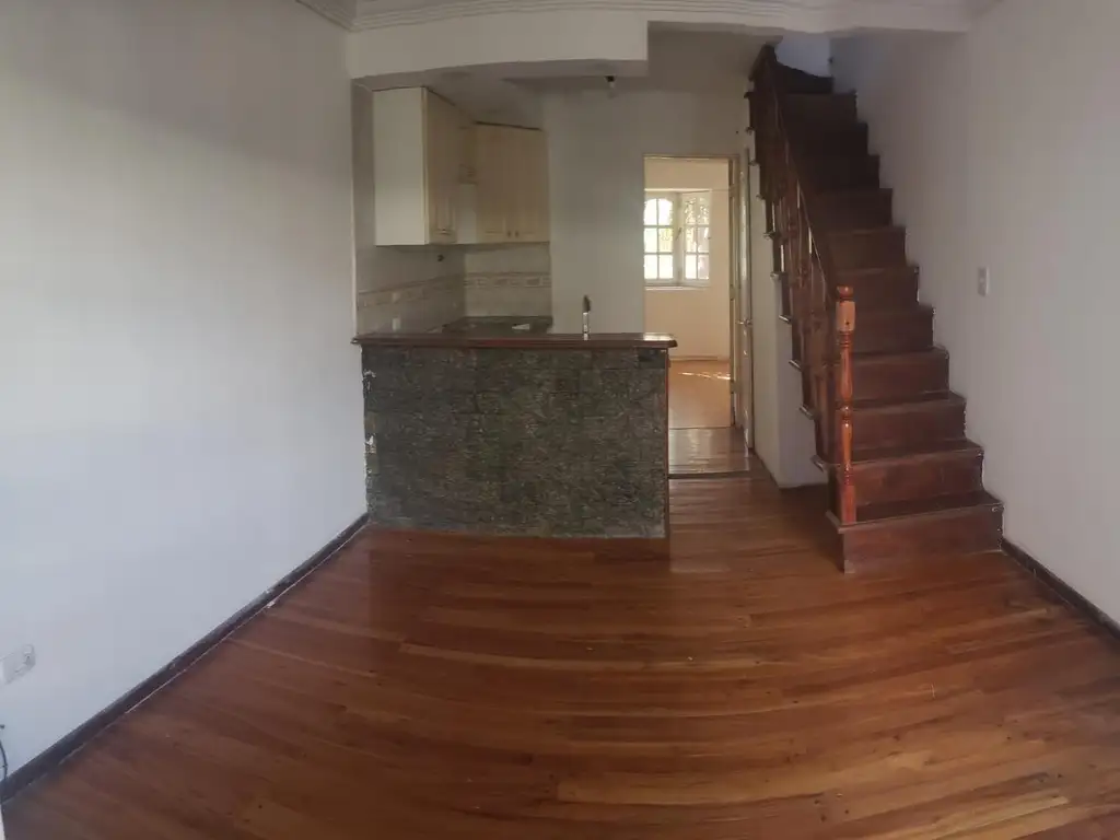 Foto de Alquiler Dpto Tipo Duplex 3 ambientes Ramos Mejía, imagen 1