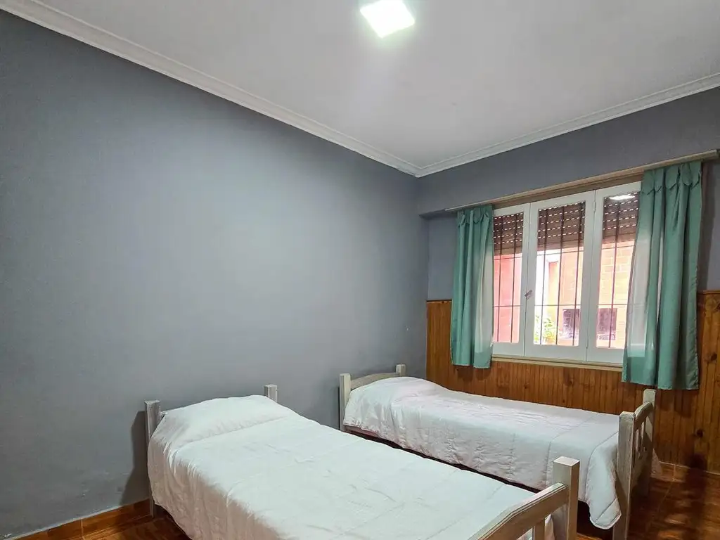 Foto de Venta Propiedad Chalet 4 amb. mas DTO 2 AMB, imagen 2