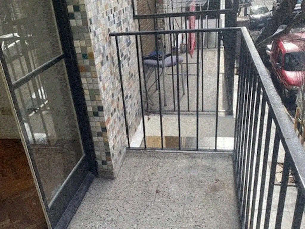 Foto de 2 AMBIENTES AL FRENTE CON BALCON EXCELENTE ESTADO CONTRATO PROFESIONAL, imagen 1