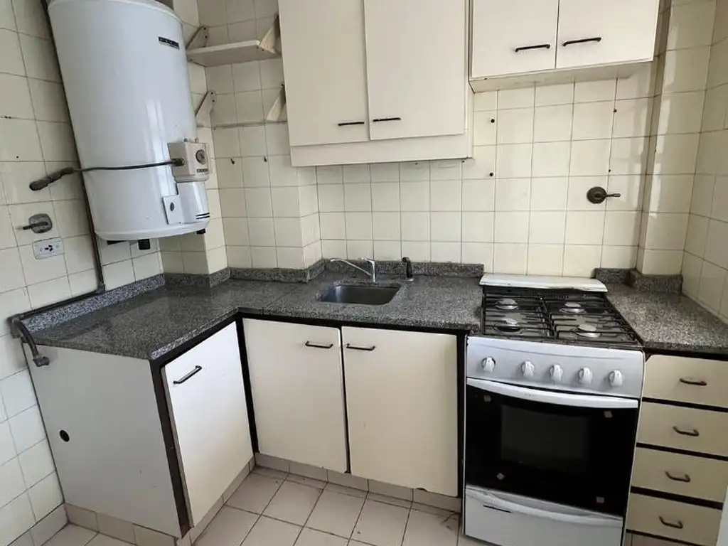 Foto de Departamento de 3 ambientes con balcón doble, imagen 3