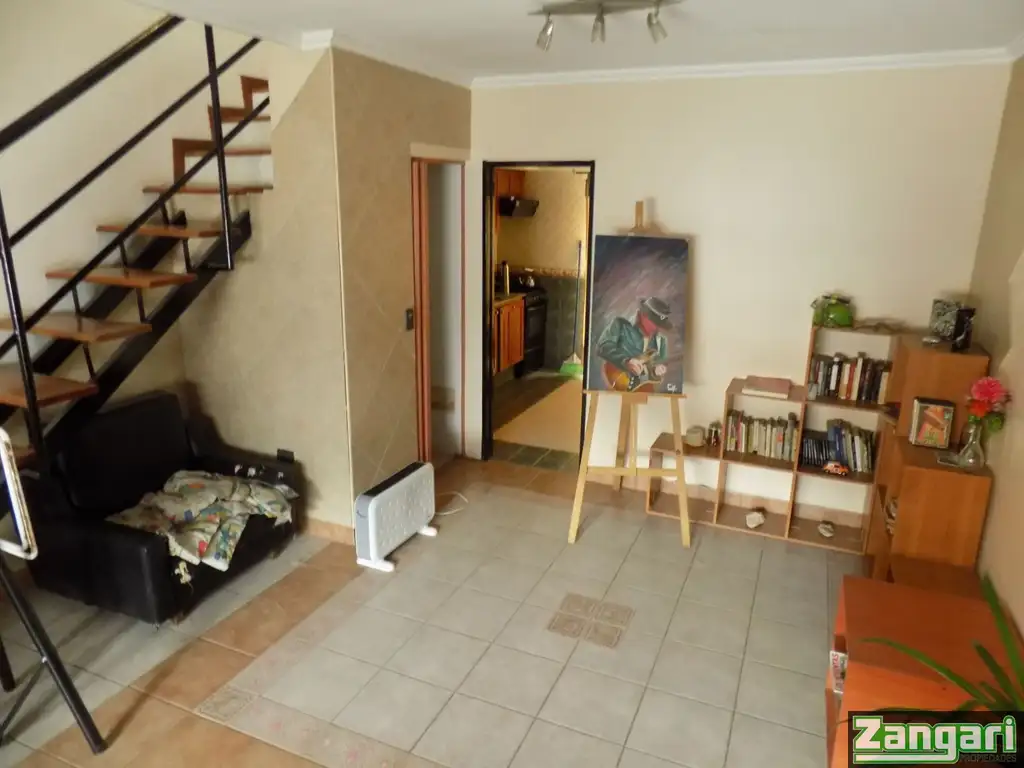 Foto de VENTA-TRIPLEX 4 AMB PATIO FONDO COCHERA 2 TZAS-PARQUE PATRICIOS, imagen 3