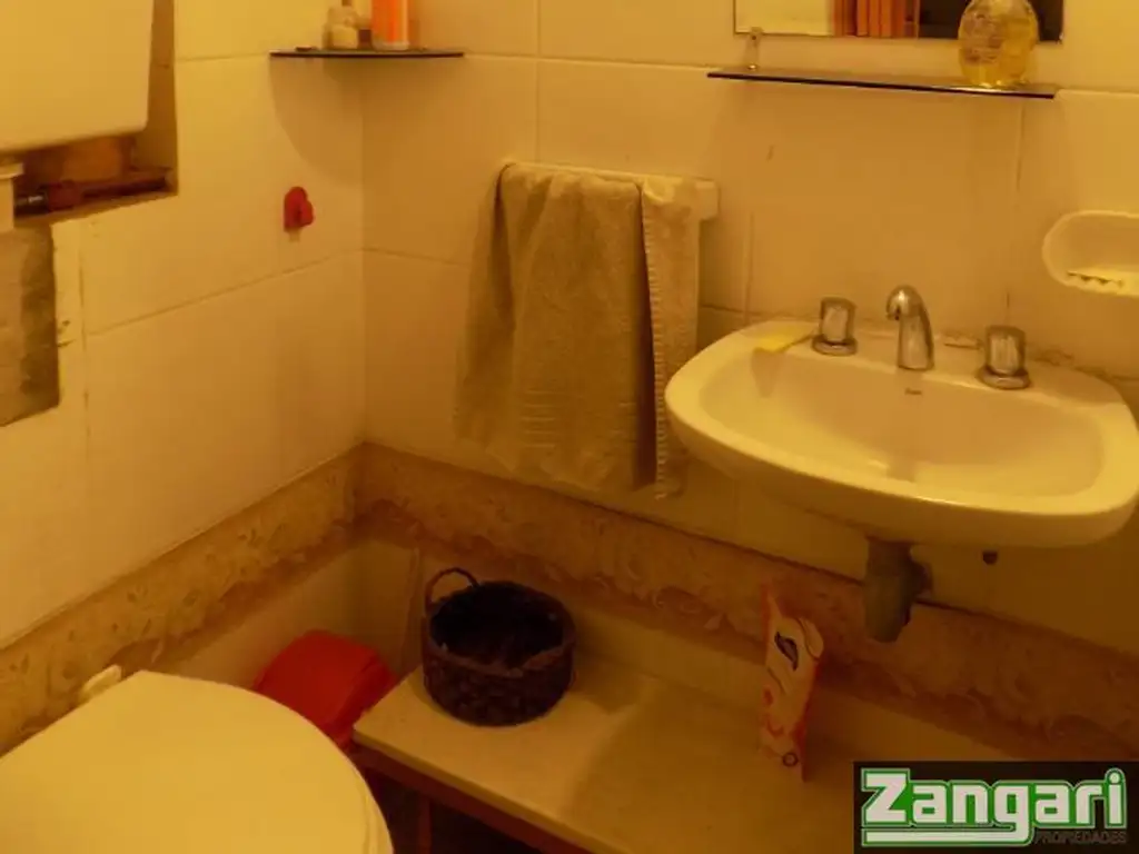 Foto de VENTA-TRIPLEX 4 AMB PATIO FONDO COCHERA 2 TZAS-PARQUE PATRICIOS, imagen 5