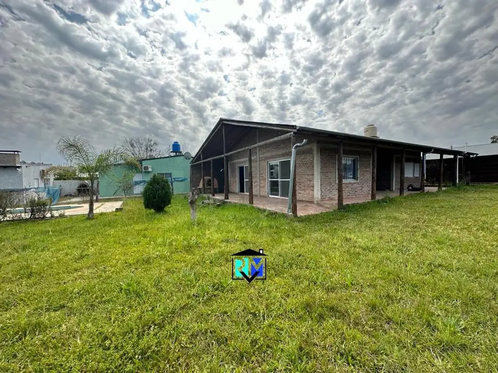 Foto de Casa con amplio lote en esquina, imagen 1