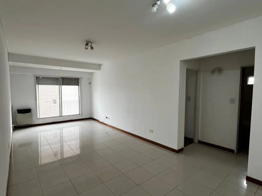 Foto de ALQUILER- Departamento 3 amb amplio ZONA CENTRICA., imagen 3