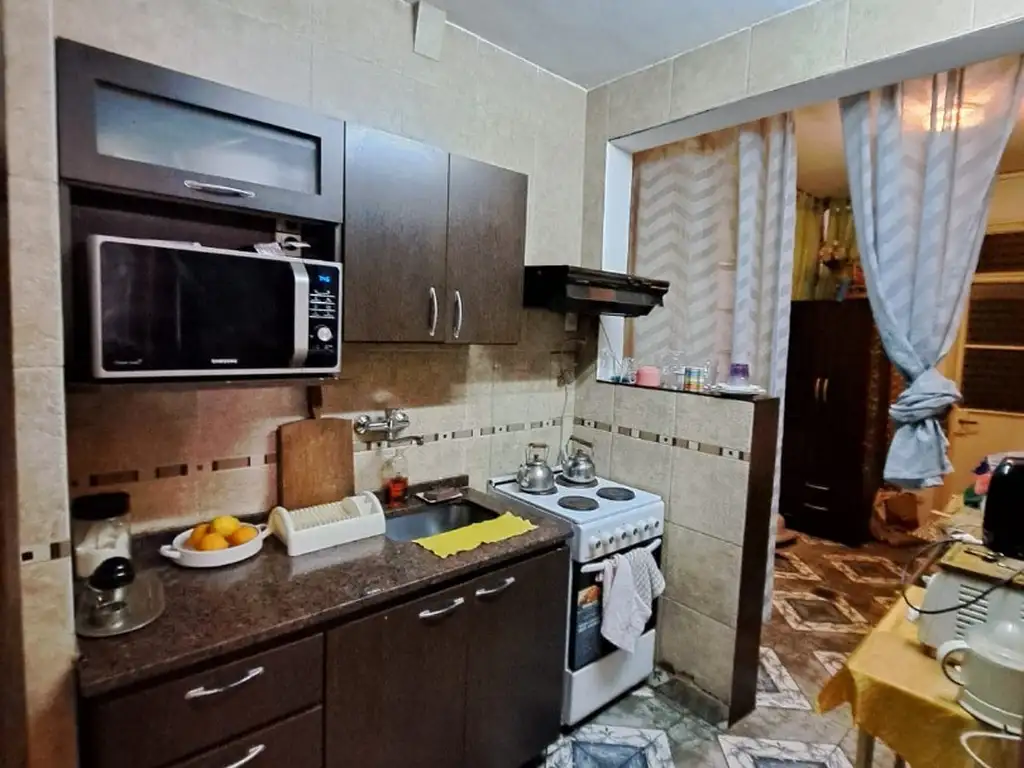 Foto de VENDE DEPTO 4 AMBIENTES AL FRENTE CON PATIO, LAVADERO, COCINA SEPARADA, imagen 4
