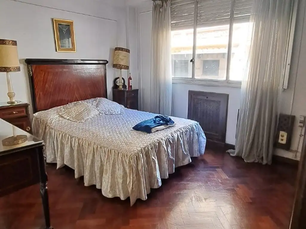 Foto de VENDE DEPTO 4 AMBIENTES AL FRENTE CON PATIO, LAVADERO, COCINA SEPARADA, imagen 2