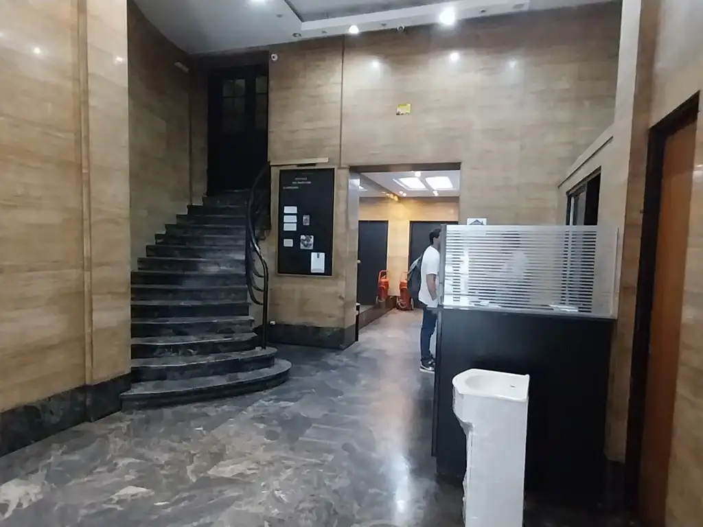 Foto de Oficina reciclada full, baño privado , Edificio emblemático de, imagen 3