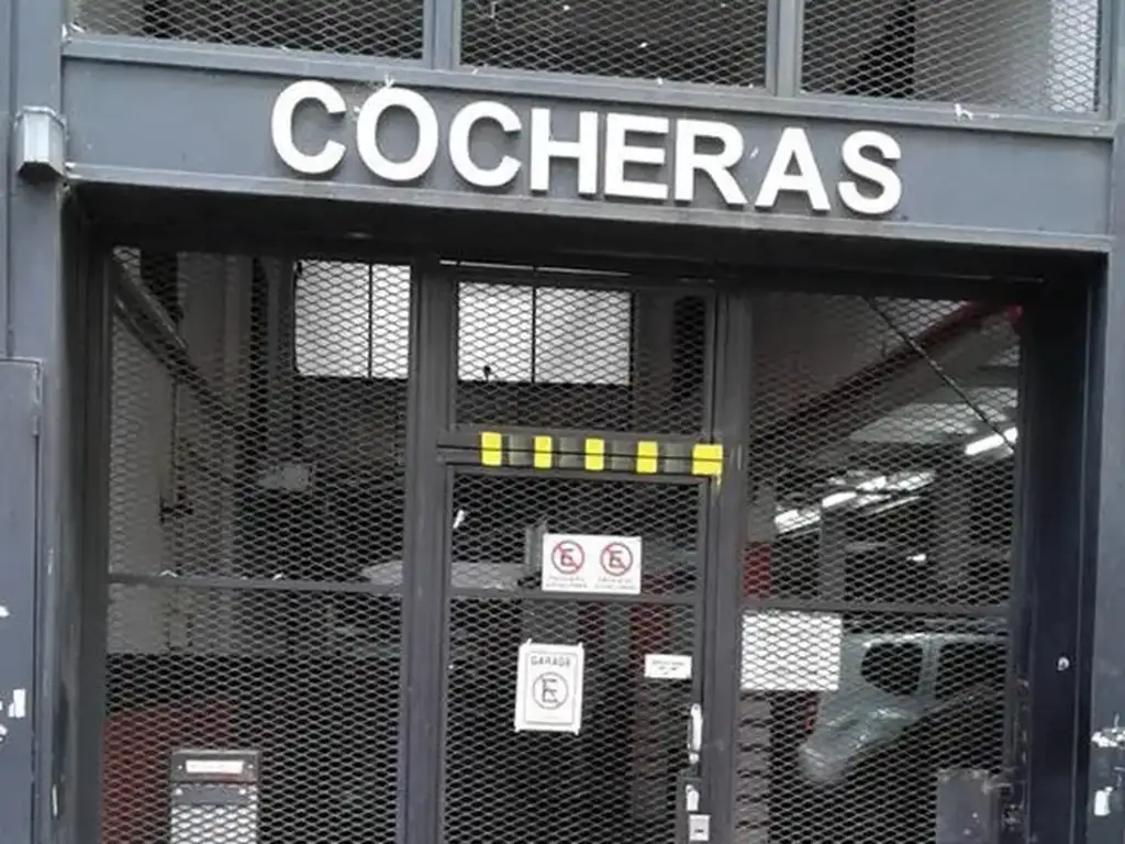 Foto de COCHERA FIJA CUBIERTA- Portón automático, imagen 4