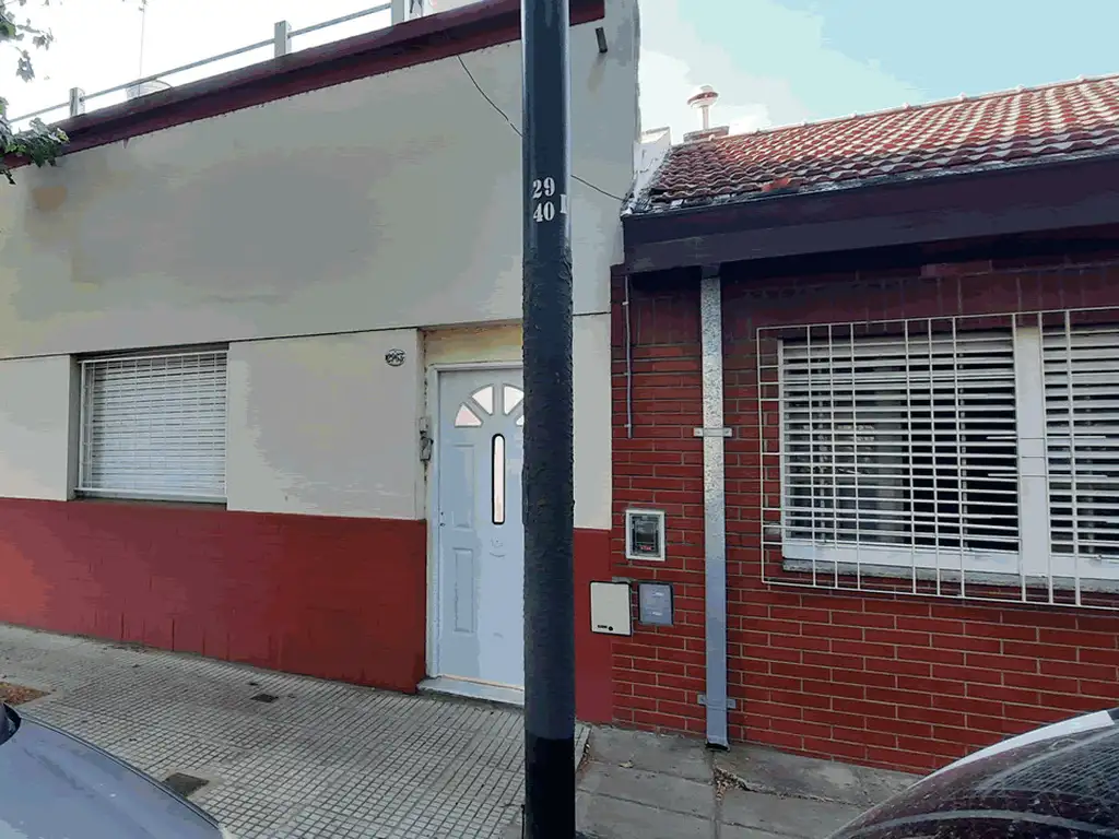 Foto de EXCELENTE DEP.TO TIPO CASA 3 AMBIENTES SIN EXPENSAS, imagen 2