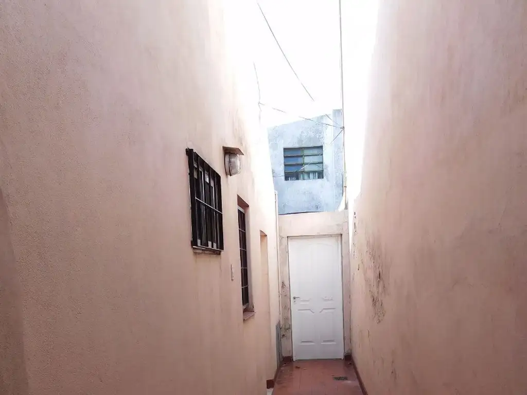 Foto de EXCELENTE DEP.TO TIPO CASA 3 AMBIENTES SIN EXPENSAS, imagen 3
