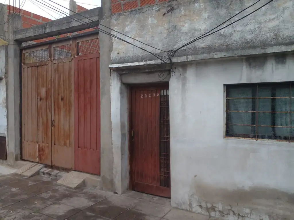 Foto de Regio lote con construccion ideal depósito zona habilitable, imagen 1