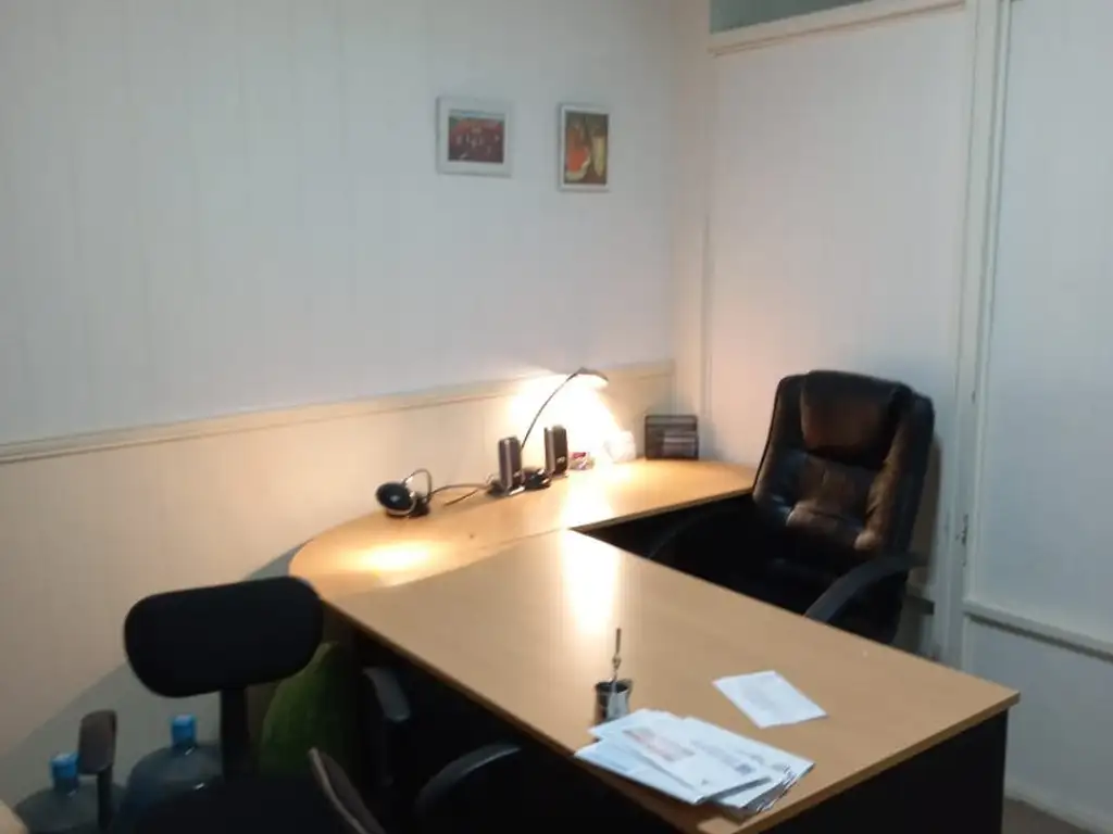 Foto de VENDE EXCELENTE OFICINA EN SAN NICOLAS, imagen 4