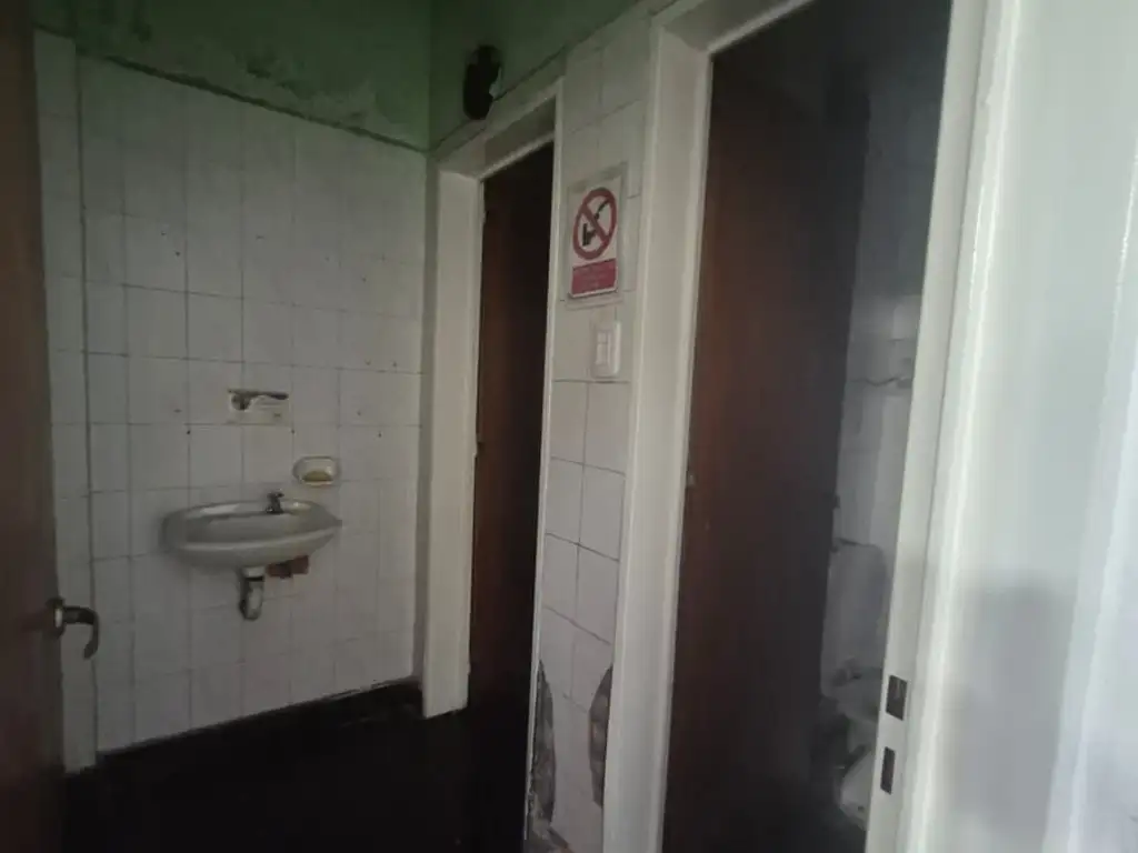 Foto de LOCAL COMERCIAL.170 M2-ZONA COMERCIAL, imagen 2