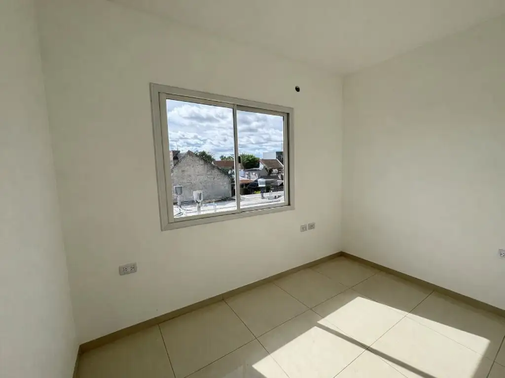 Foto de Departamento tres ambientes en alquiler en Merlo, imagen 2