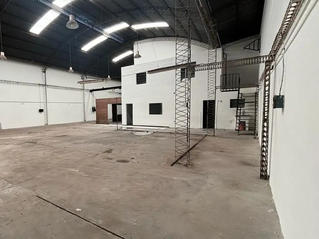 Foto de Virasoro 2400, apto industrias, ingreso vehicular de gran porte, imagen 3