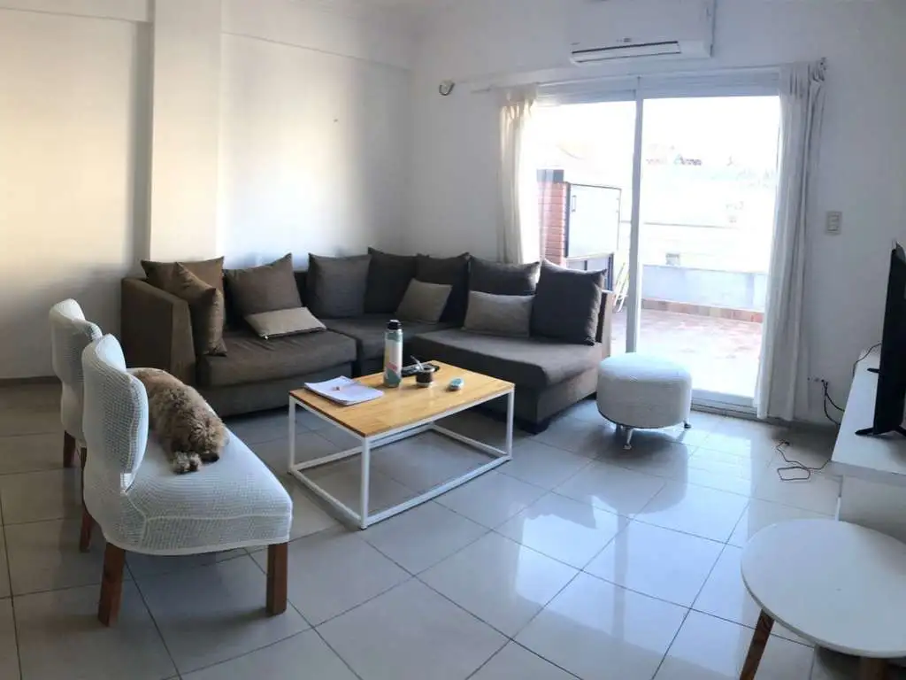 Foto de Alquiler de piso al frente de 4 ambientes con balcón terraza y 2, imagen 4