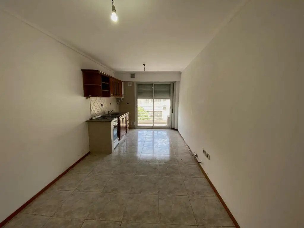 Foto de EN ALQUILER - DEPARTAMENTO DE UN DORMITORIO + COCHERA, imagen 2
