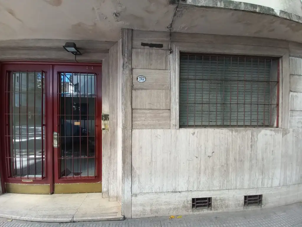 Foto de monoambiente en PB con patio .Renta hasta 2026, imagen 1