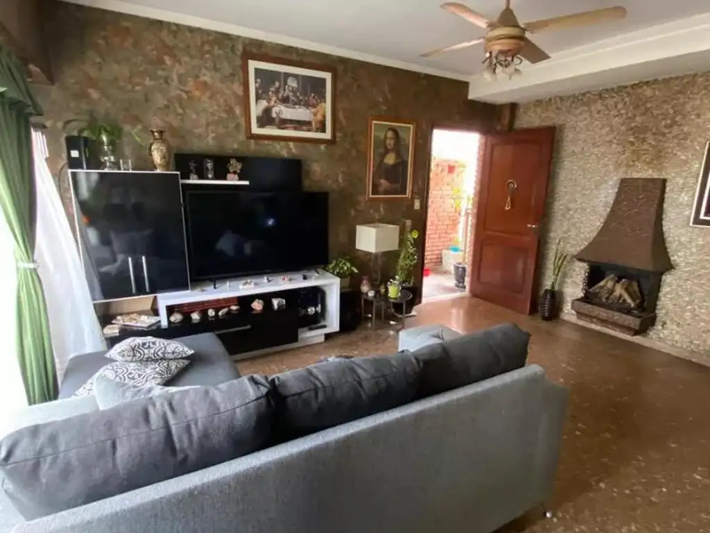 Foto de VENTA - PH 6 AMB. - PATIO - JARDIN - MATADEROS, imagen 2