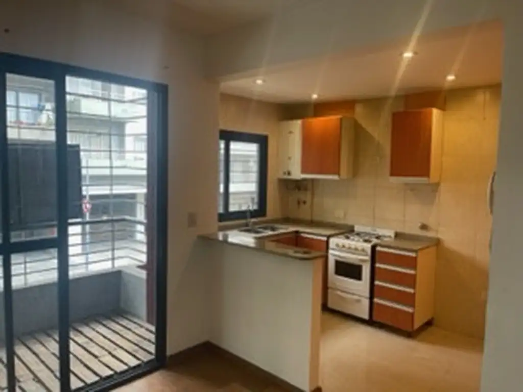 Foto de SEMIPISO DE 3 AMB. CON BALCÓN, son 60 m2, imagen 5